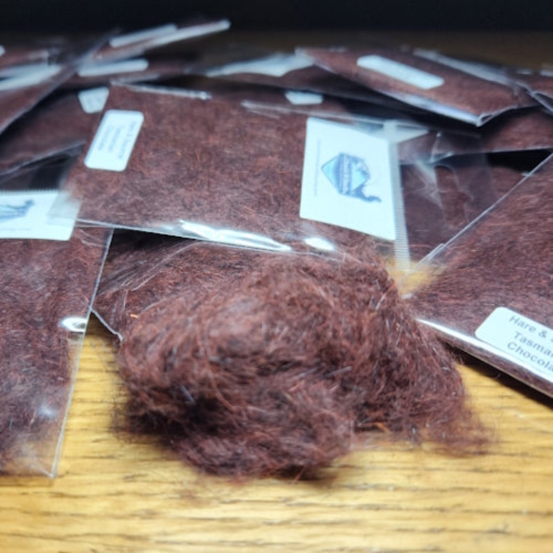 ChuckNDuck Custom Blend Hare & Squirrel Dubbing  Tasmanian Chocolate
