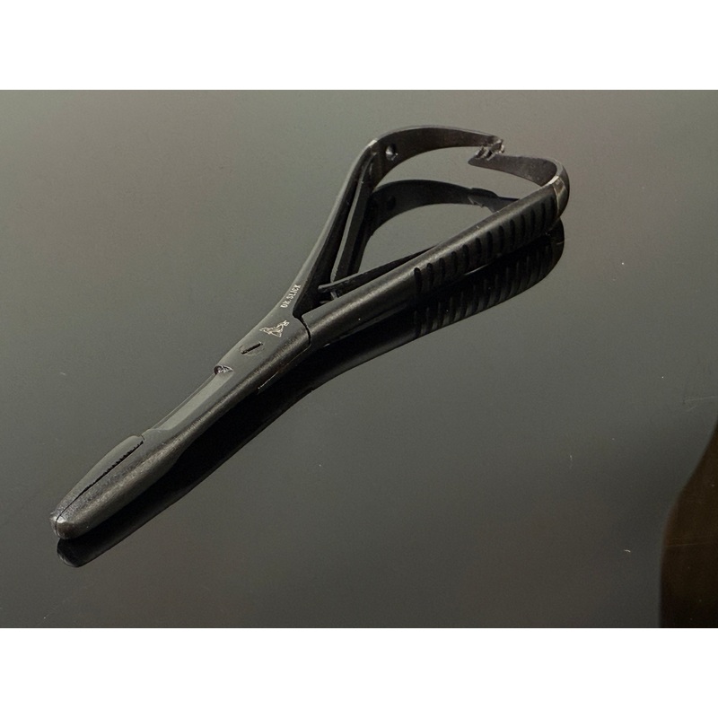 DR SLICK Mitten Scissor Clamp 4 3/4 Black Straight