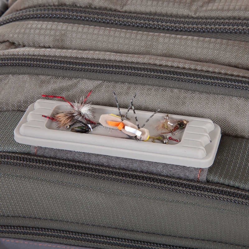 TACKY FLY DOCK-MAGPAD