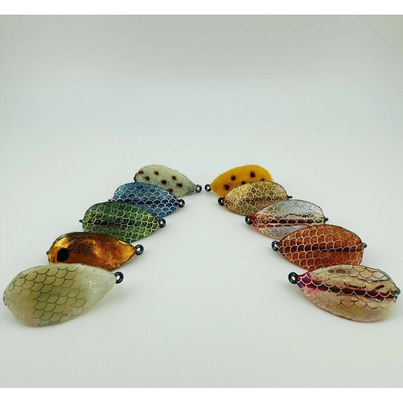 ACO Marsh Spoon (3 pack)|Rusty Pipe (redfish rust)|Gold Coin (gold)|Crystal Minnow (clear glitter)|Rainbow Warrior (oil sheen)|Greeny-Sardiny (green)|Pro V1 (mirror white)|Dreamsicle Crab (orange/cream)|Mackerel Crack (blue)|Flats Crimp (Tan/Crme)|Coppe